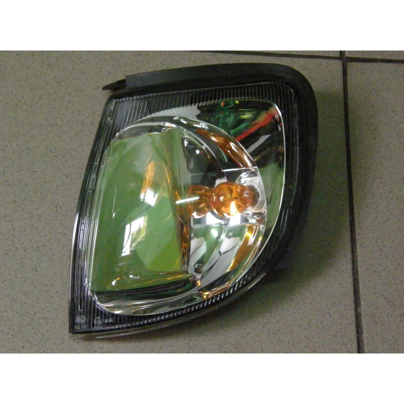Lampa Kierunkowskazu Przedniego Nissan Terrano Suv Van - Autogama